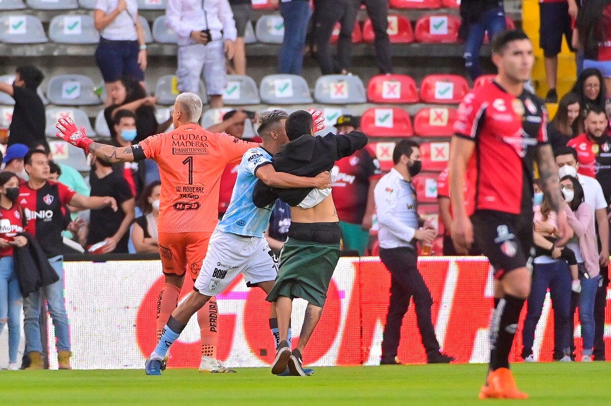 Gobierno de Querétaro pide no especular sobre violencia en el estadio Corregidora 