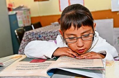 Dan pares de lentes a niños de escasos recursos en Santa Rosa
