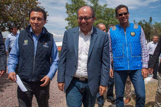 El secretario de Gobierno, Juan Martín Granados Torres (centro), señaló que los mantos acuíferos están en constante revisión y verificación (RICARDO LUGO. EL UNIVERSAL)