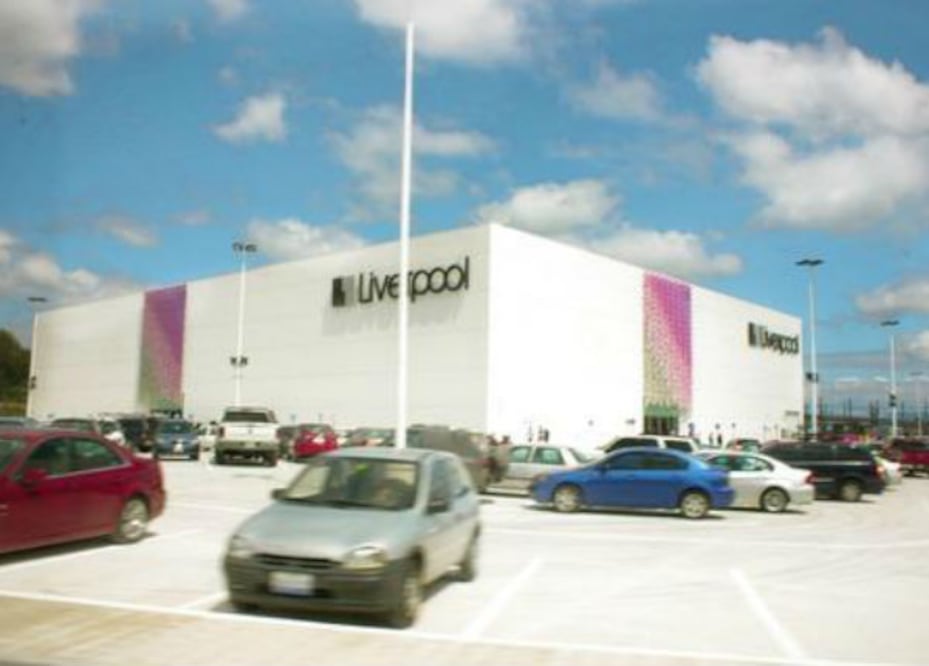 En puerta plaza comercial para SJR