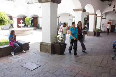 Anuncian ceses en San Juan