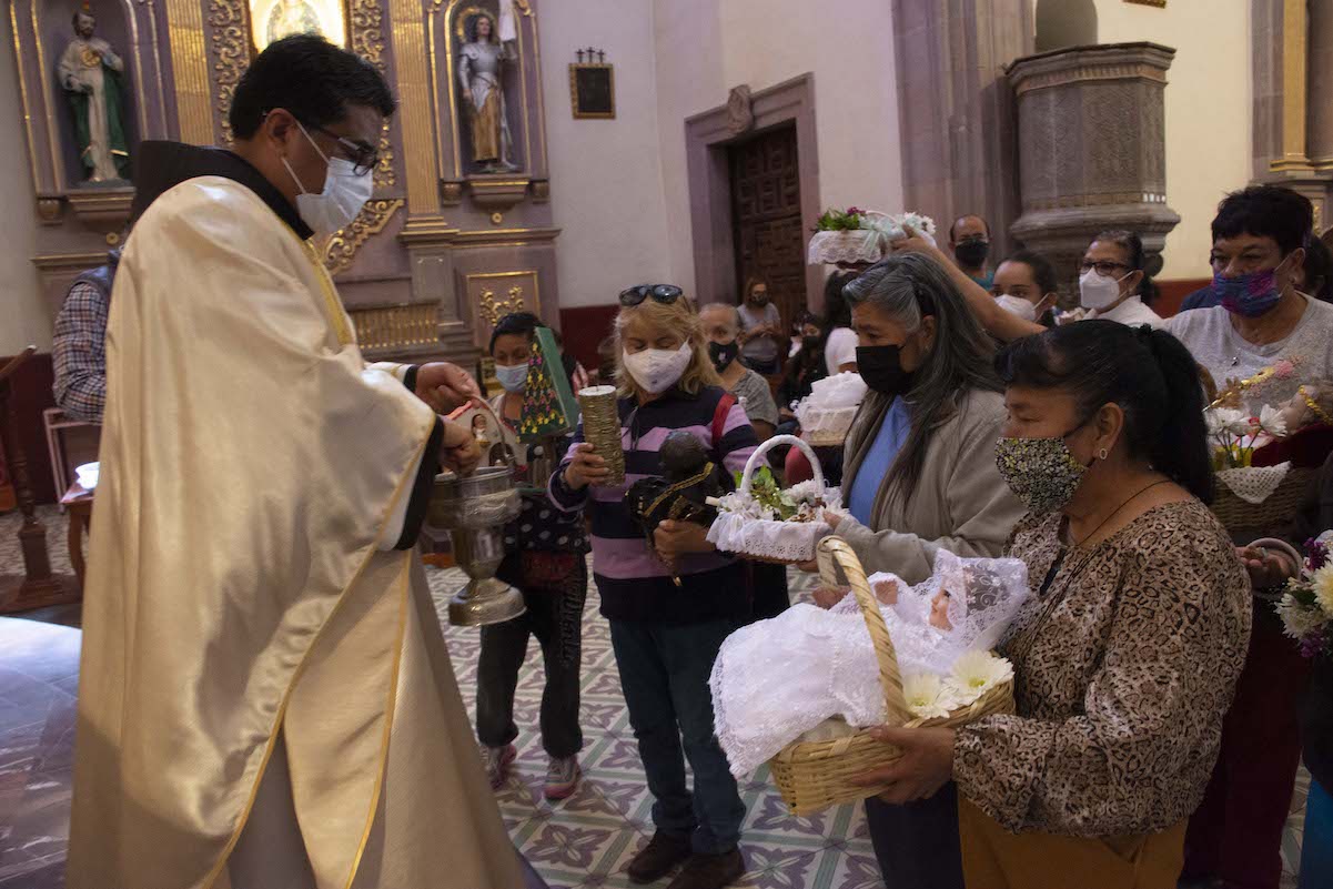 Van 74 sacerdotes contagiados de Covid-19 en Querétaro 