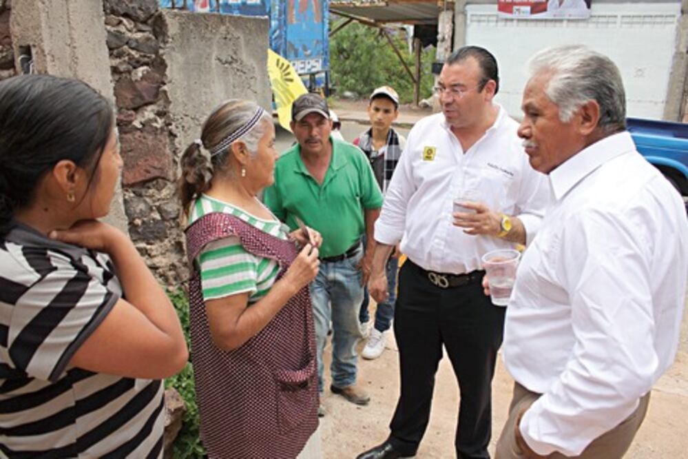 Promete Camacho creación de negocios