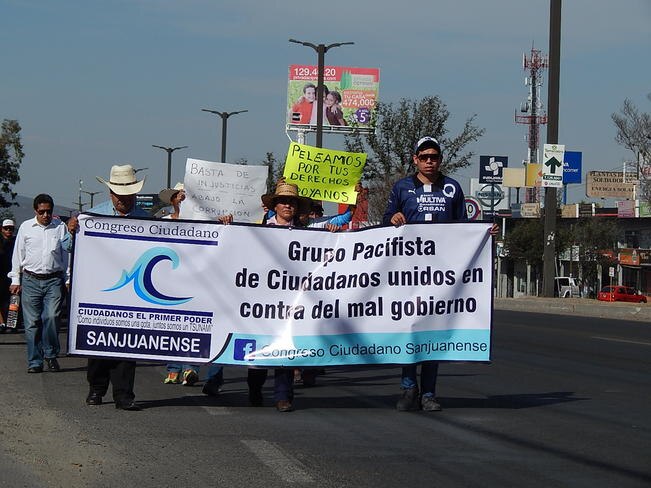 Habitantes del municipio de San Juan del Río también se sumaron a la convocatoria contra el precio de los combustibles (MARTHA ROMERO. EL UNIVERSAL)