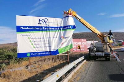 Retiran 53 espectaculares en El Marqués