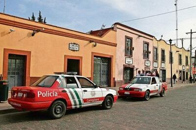 Dos policías reubicados en Corregidora