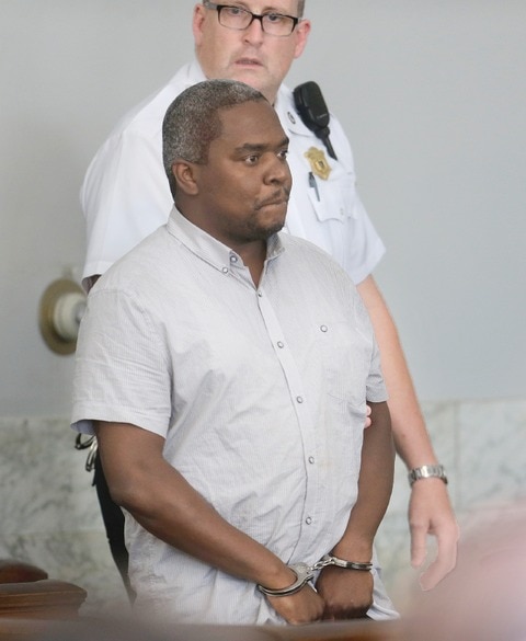 Hernández le confesó a Wallace que mató a Lloyd