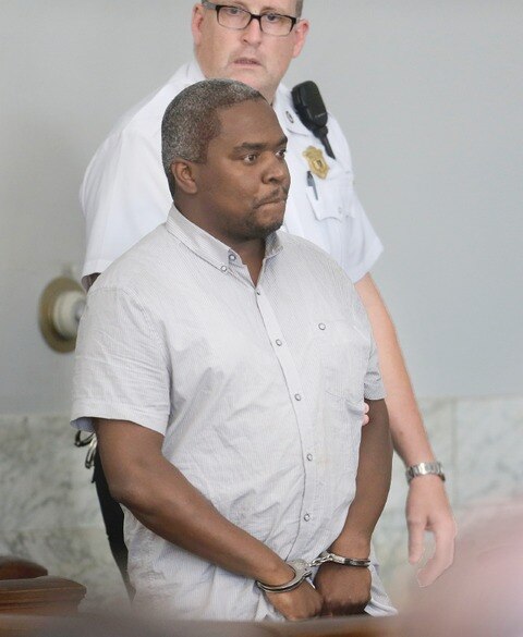 Hernández le confesó a Wallace que mató a Lloyd