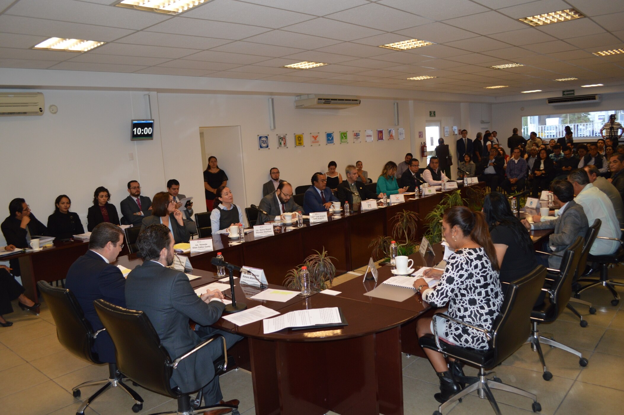 Establece INE financiamiento público para institutos políticos