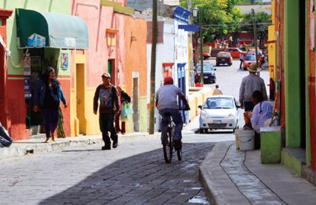 Analiza gobierno de Colón proyectos en sector vivienda