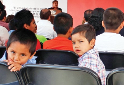 Ayuda a jóvenes a mejorar su vida