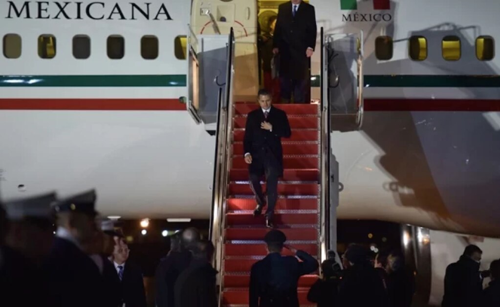 Los manjares del avión presidencial; gastó Peña 26 mil pesos por hora en platillos