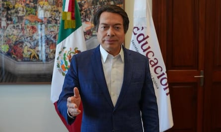 Sheinbaum descarta salida de Mario Delgado de la SEP; "está haciendo un gran trabajo", asegura