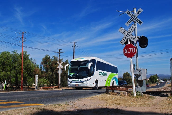 Un 35% de la infraestructura carretera de Querétaro (federal y estatal) se encuentra en “mal estado” y el resto en condición “ace ptable”, según Inegi. (FOTOS: AMÍLCAR SALAZAR. EL UNIVERSAL)