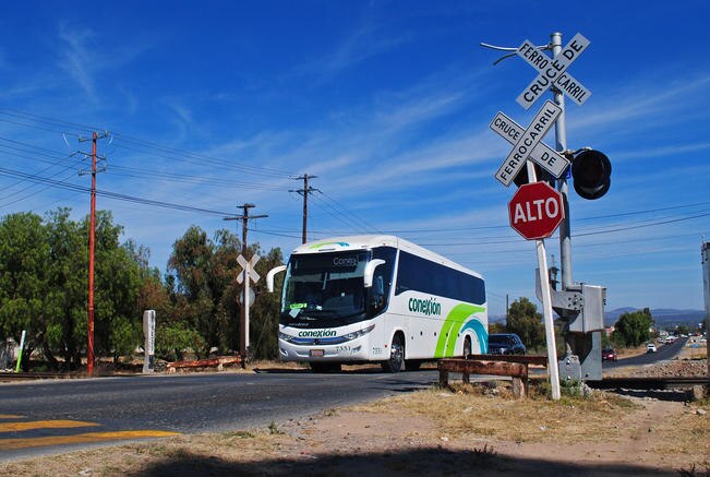 Riesgoso y rezagado, transporte suburbano
