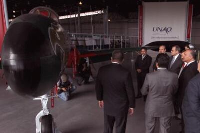 Habilita Unaq campus para aeronáutica