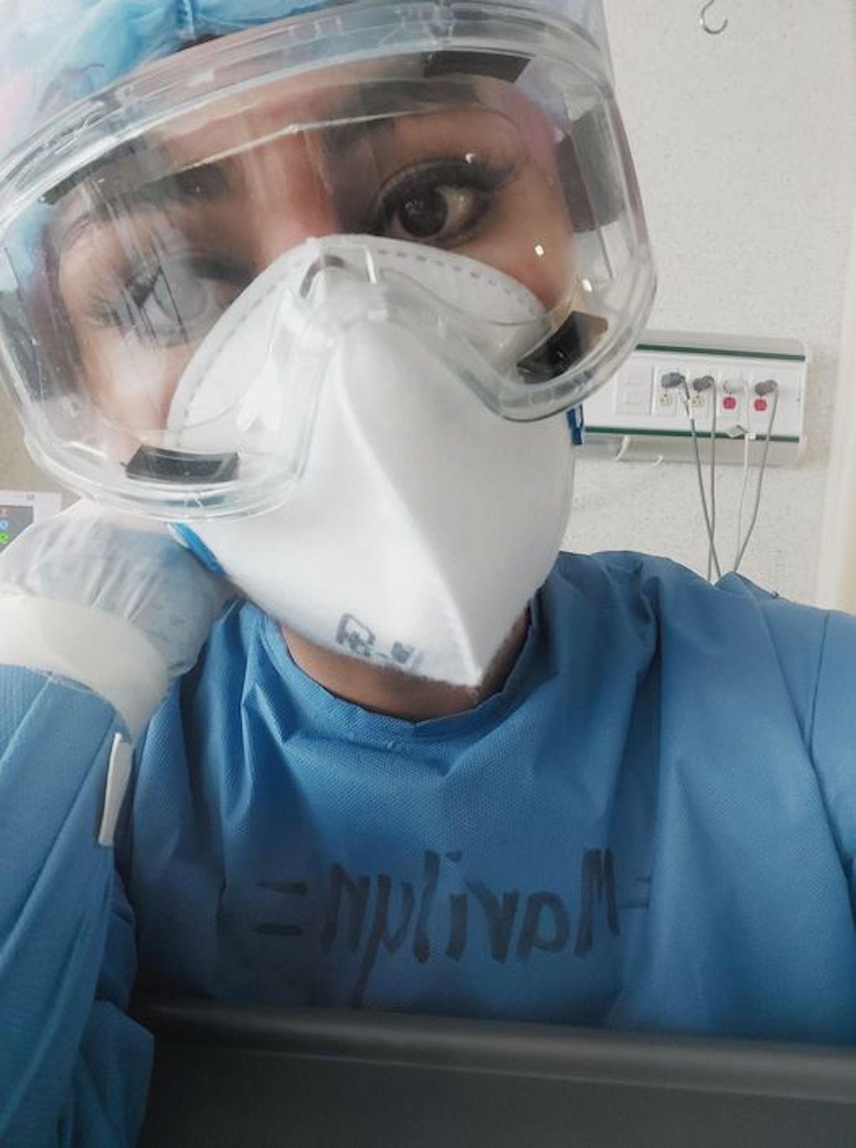 "Que continúen las clases en línea", dice enfermera del IMSS Querétaro