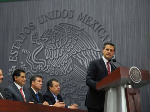 Reforma favorece a gobierno y bancos