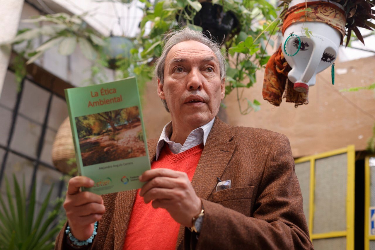 “La ética ambiental protege la vida misma”