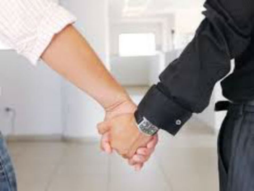 Se reúnen grupos discriminados