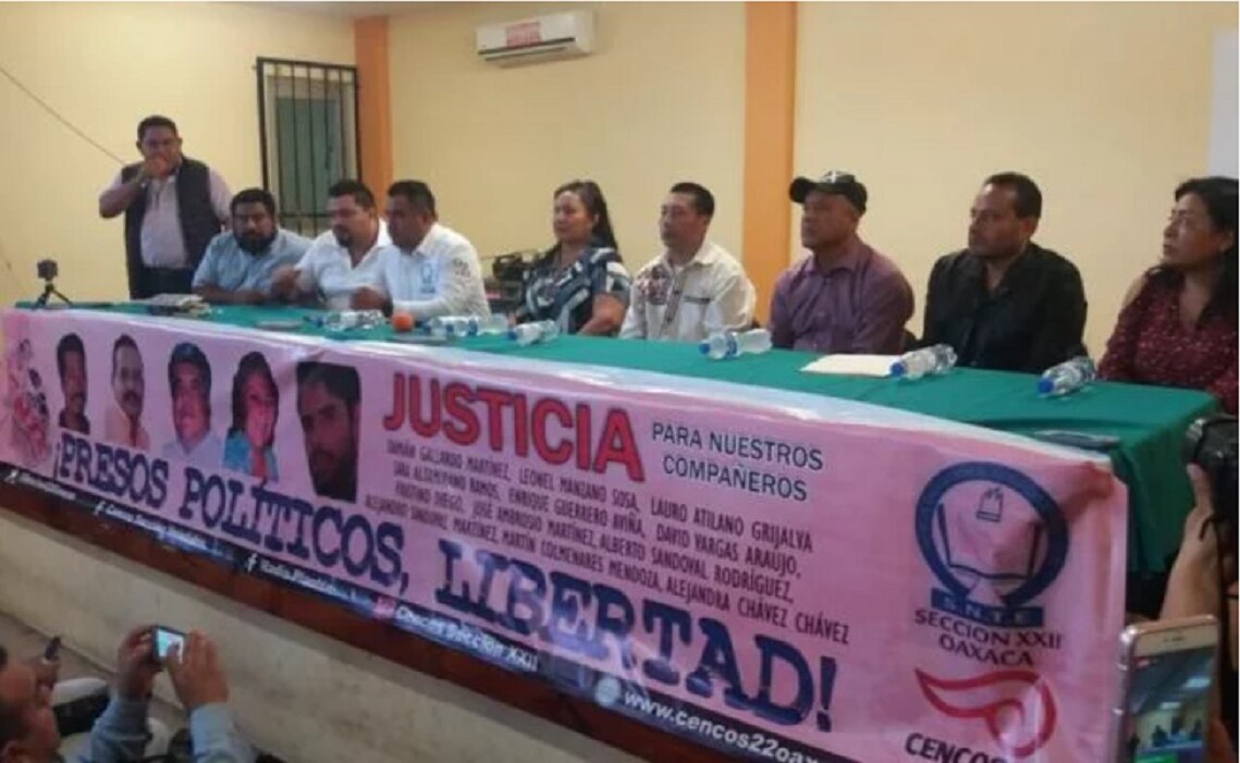 Liberan a 4 "presos políticos" de la Sección 22 de Oaxaca; van por otros 70