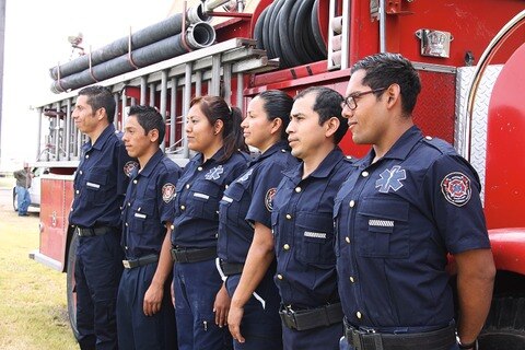 Bomberos atienden siniestros navideños