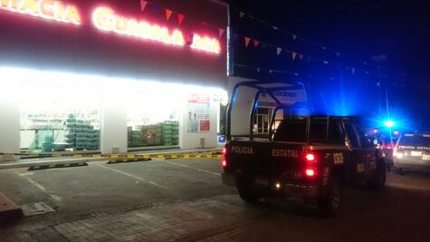 Violento asalto a farmacia en Jurica Campestre