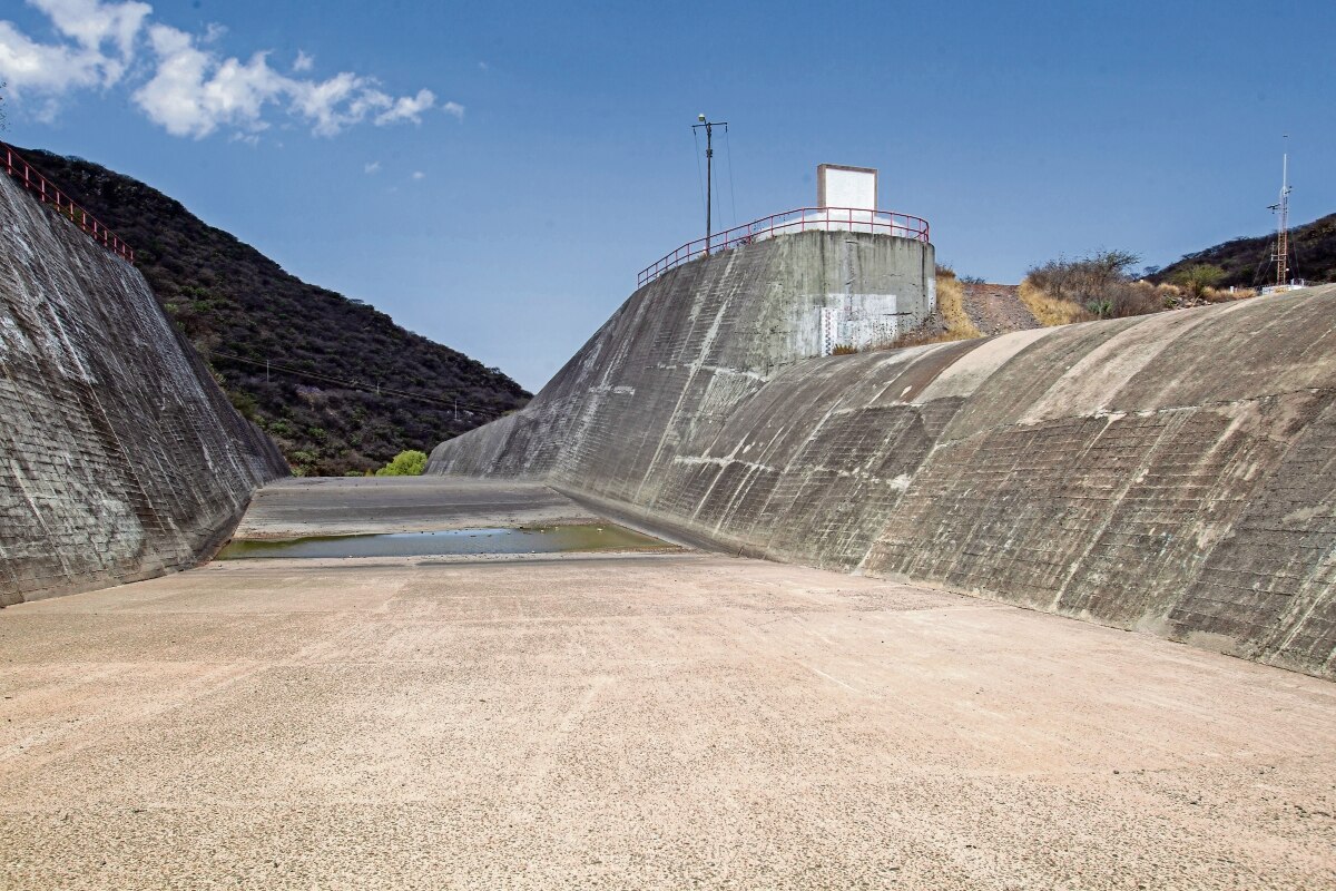 Presas a penas tienen agua; reportan un 13% de almacenamiento