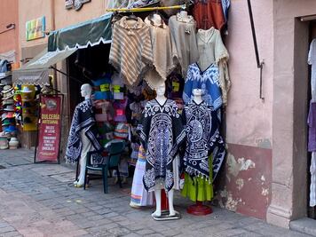 Piden a establecimientos del Centro Histórico no exhibir productos en la calle