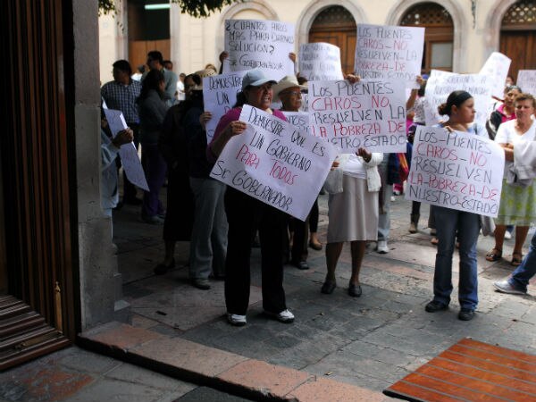 Manifestantes en Palacio de Gobierno