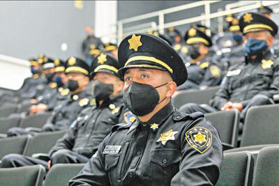 Ascienden de grado a 80 policías capitalinos