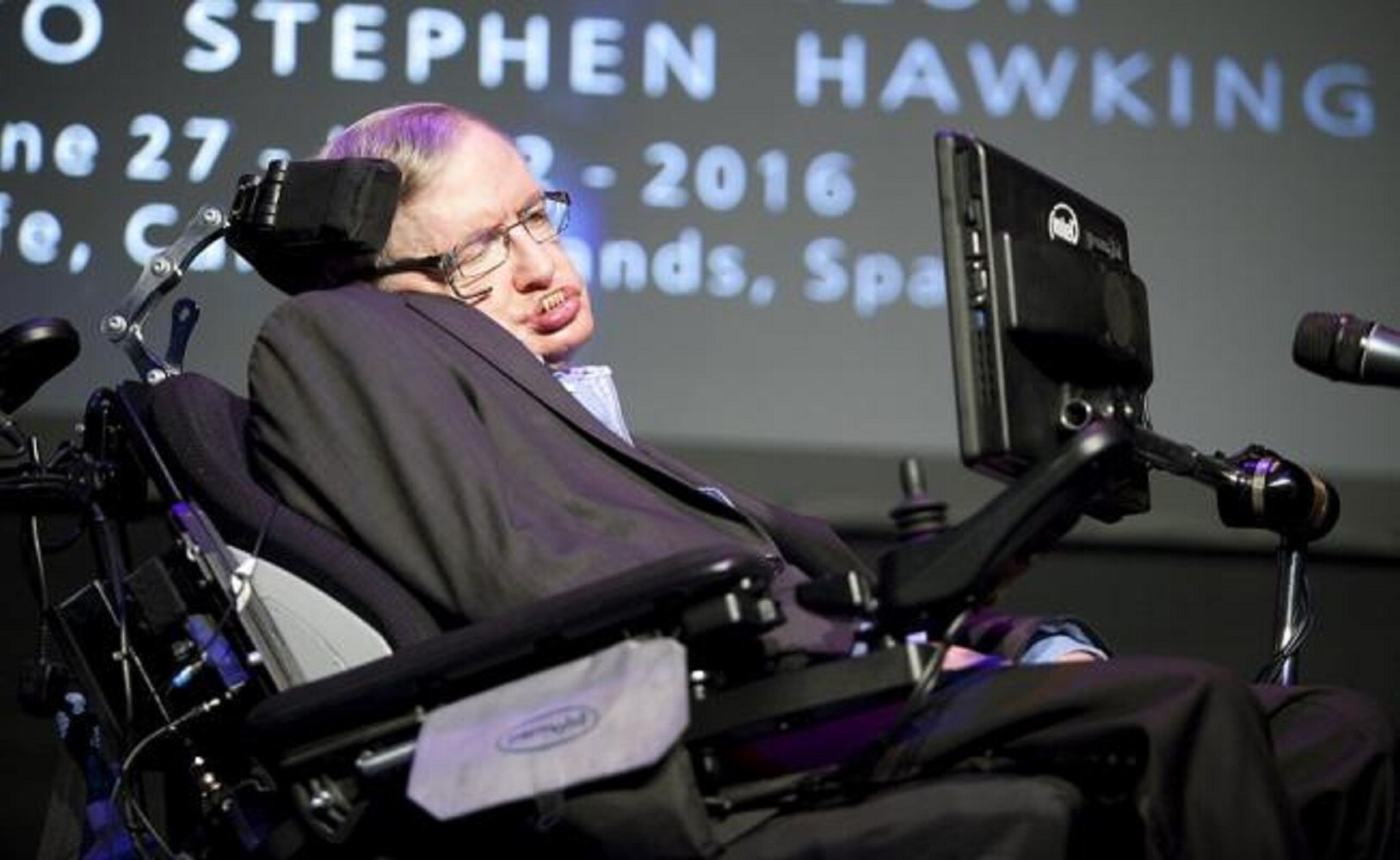 Stephen Hawking cumple 76 años. Nueve citas imprescindibles