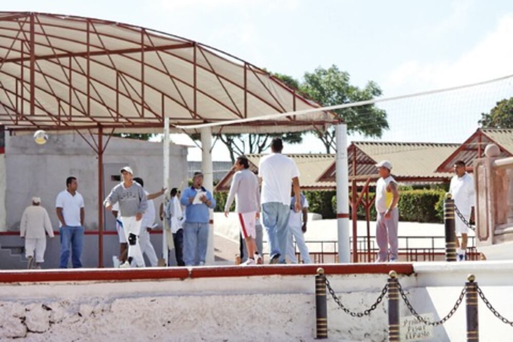 Ayudarán a ex convictos con negocio