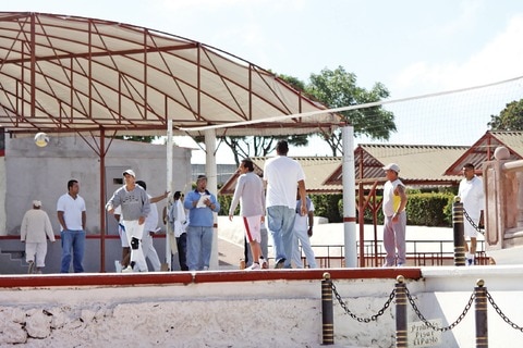 Ayudarán a ex convictos con negocio