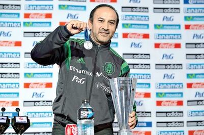 No descarta  entrenar al Tri Mayor