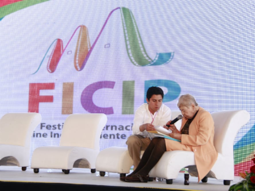 Elvira Medina, una escritora novata de 70 años