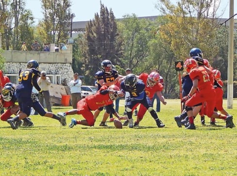 Felinos caen en el último scrimmage