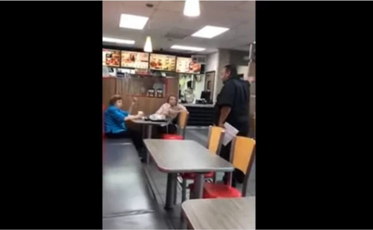 “Vete a México si quieres hablar español”, gritan a hombre en restaurante de EU