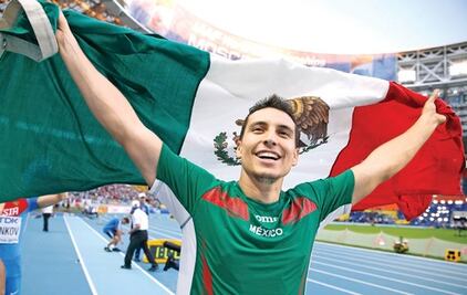 Luis Rivera con la historia a sus pies