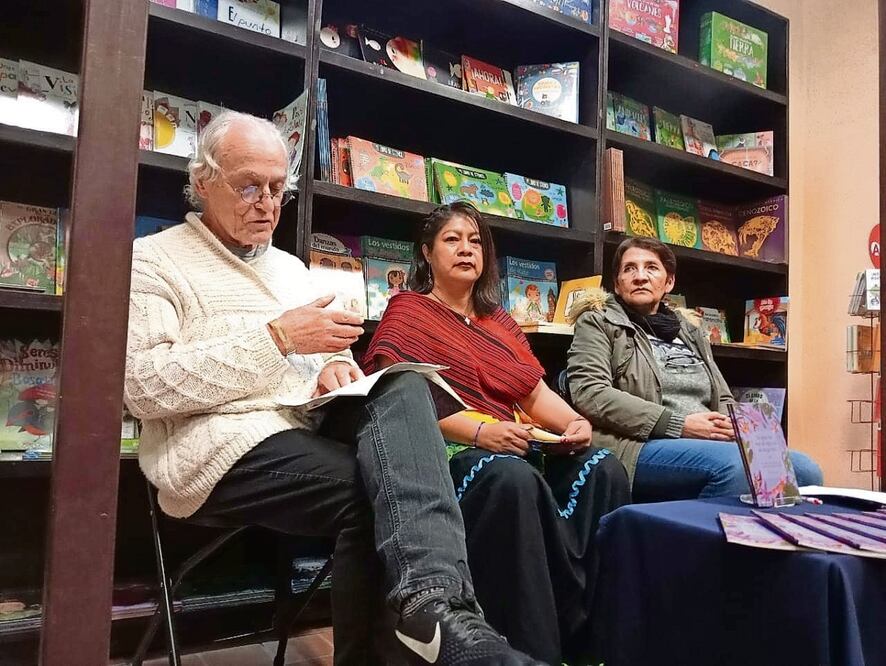 Presentan libro de la poeta  Oliva Reséndiz