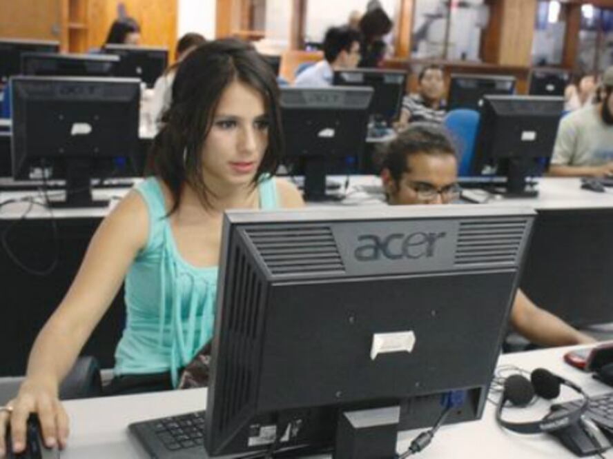 Concientizan uso de internet