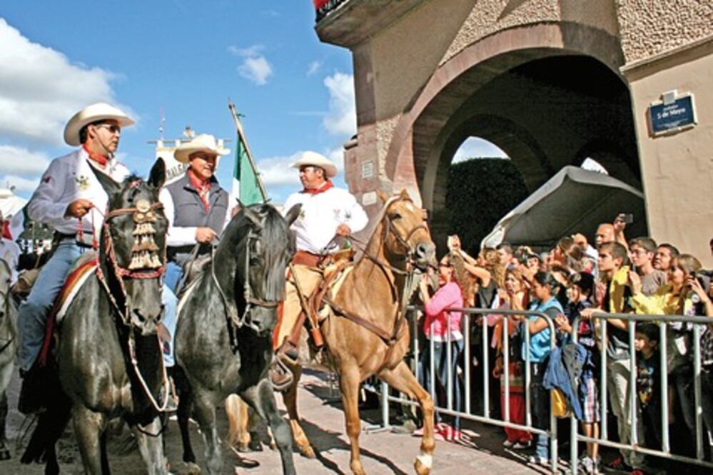 Inicia la Cabalgata Histórica de 1810