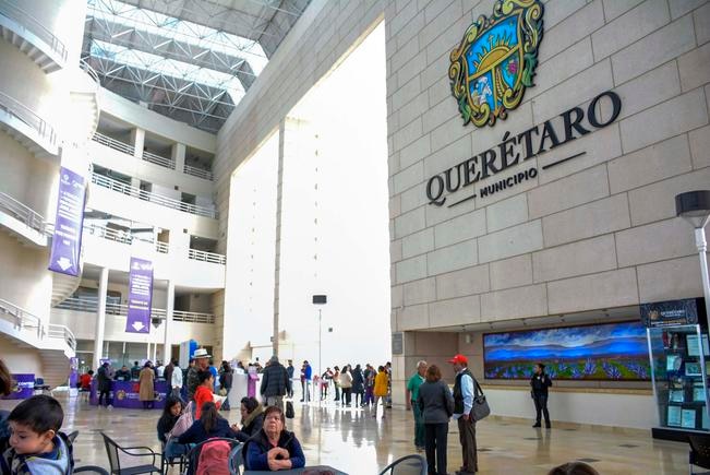 El INE analiza cuántos, de los 16 funcionarios municipales que son candidatos, están obligados a pedir licencia (MARIO VALDÉS. EL UNIVERSAL)