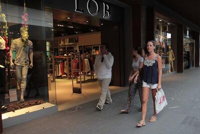 Saturan plazas comerciales área metropolitana