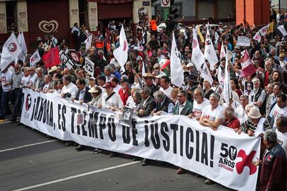 Jóvenes y veteranos conmemoran el 2 de octubre