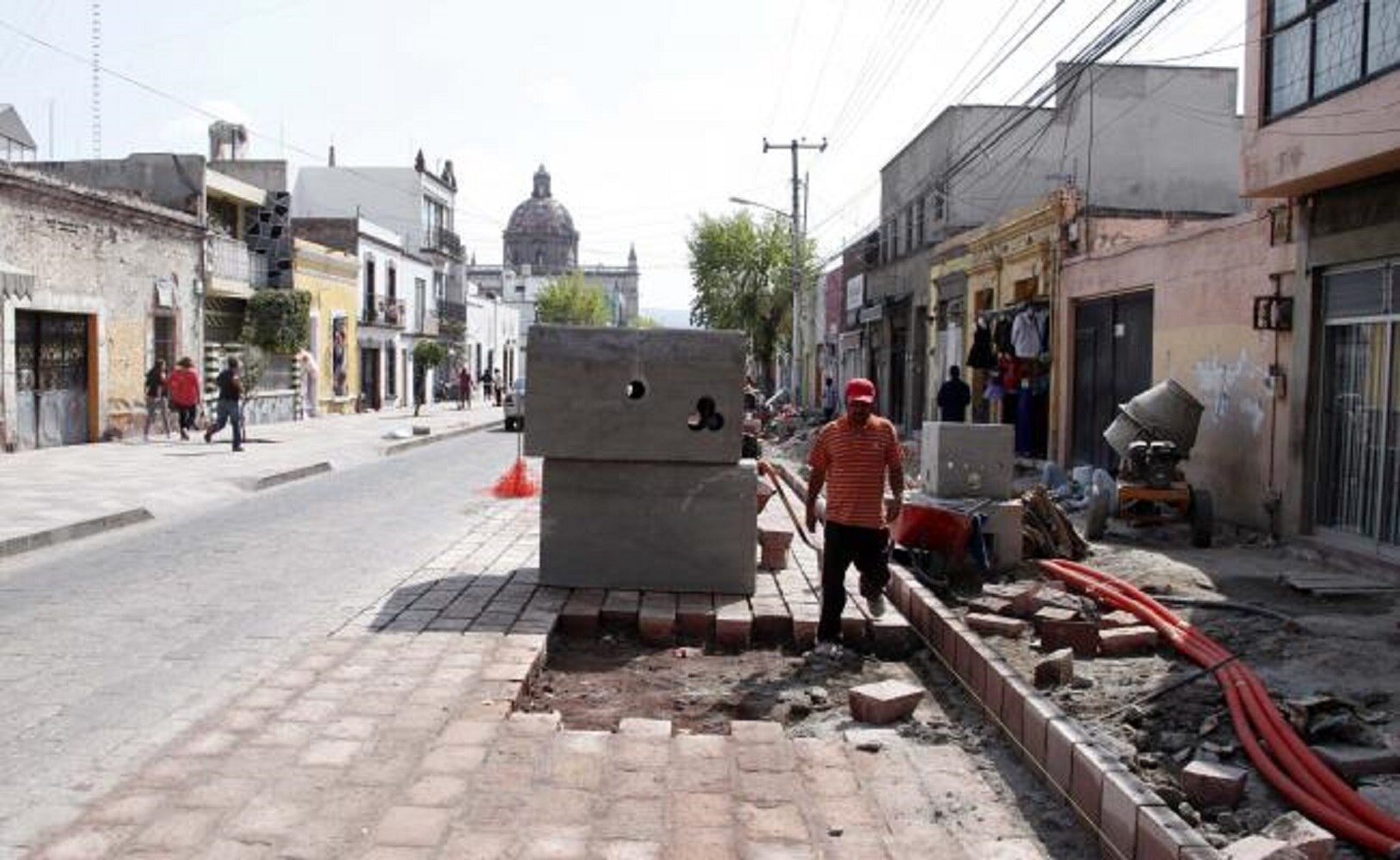 Restauración de la calle Ezequiel Montes