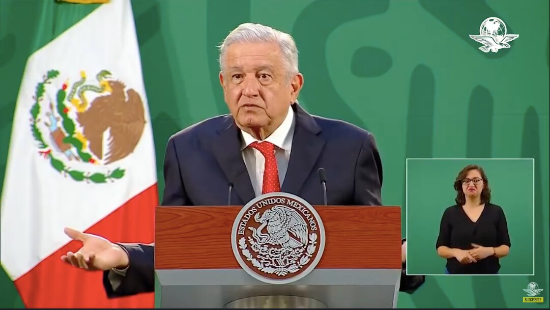 AMLO cuestiona si es justo y moral vacunarse con un amparo