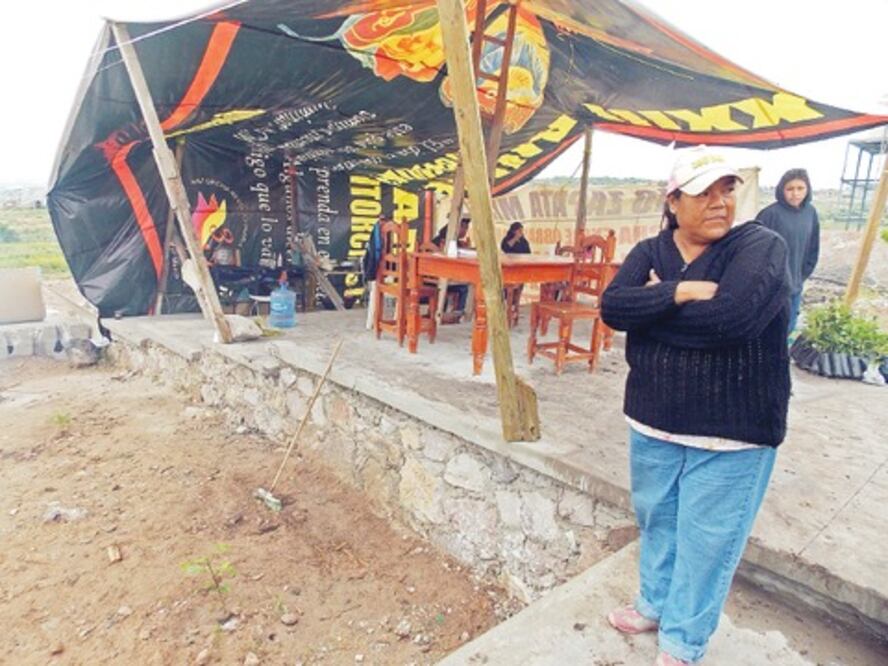 Se disputan control de escuela en La Negreta