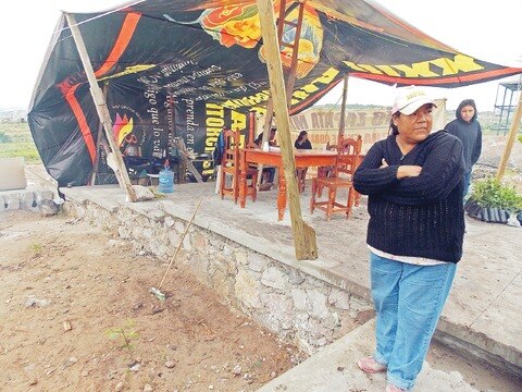 Se disputan control de escuela en La Negreta