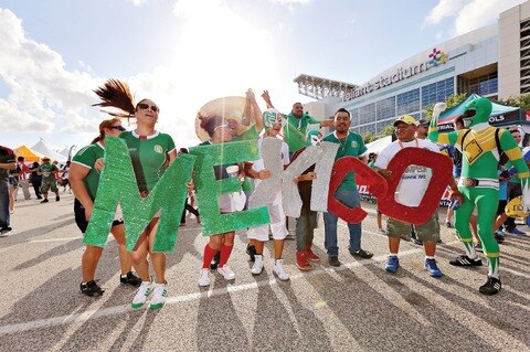 La familia Sánchez "roba cámara"